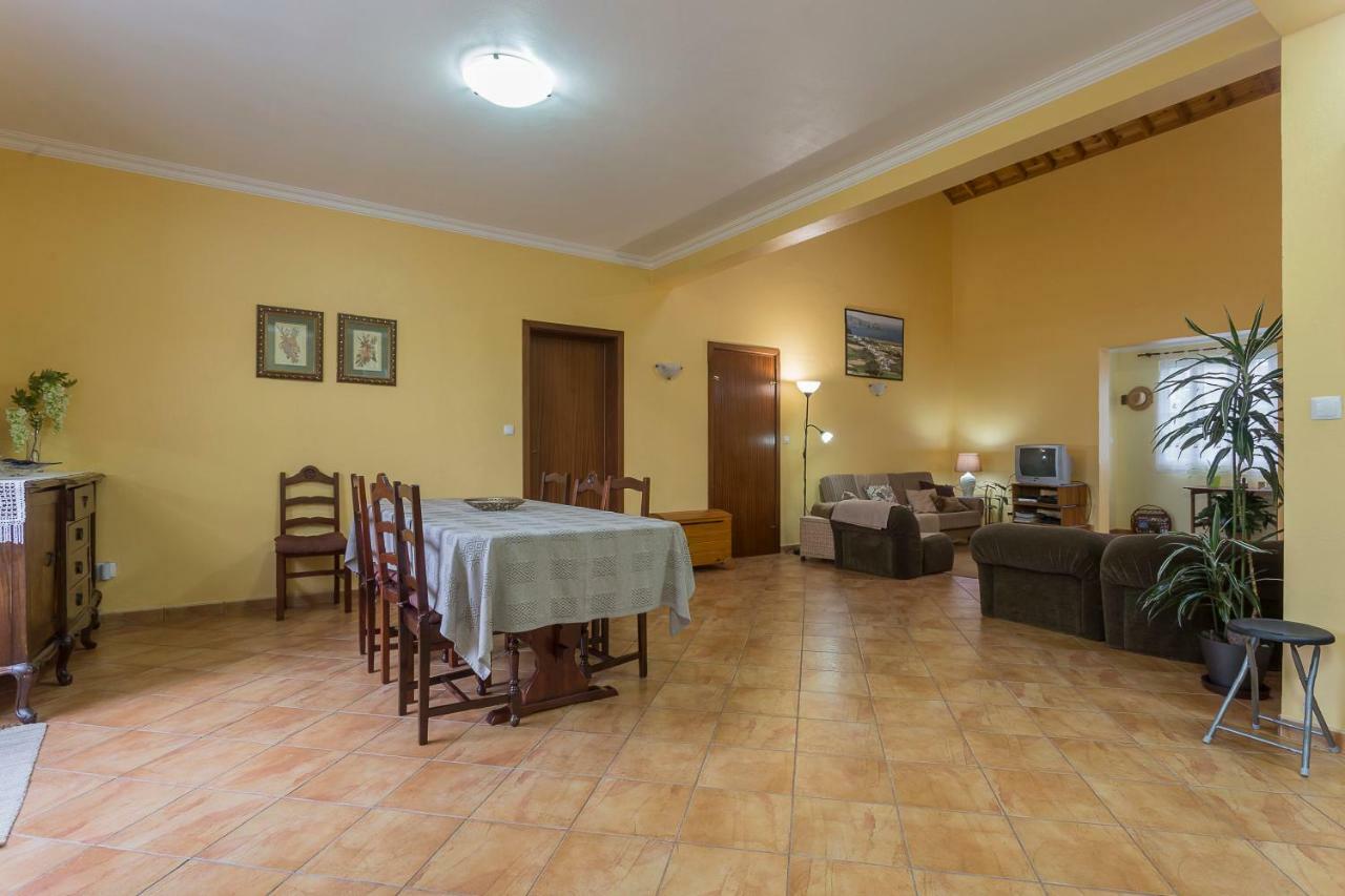 Apartment Em Casa Da Avo Ines