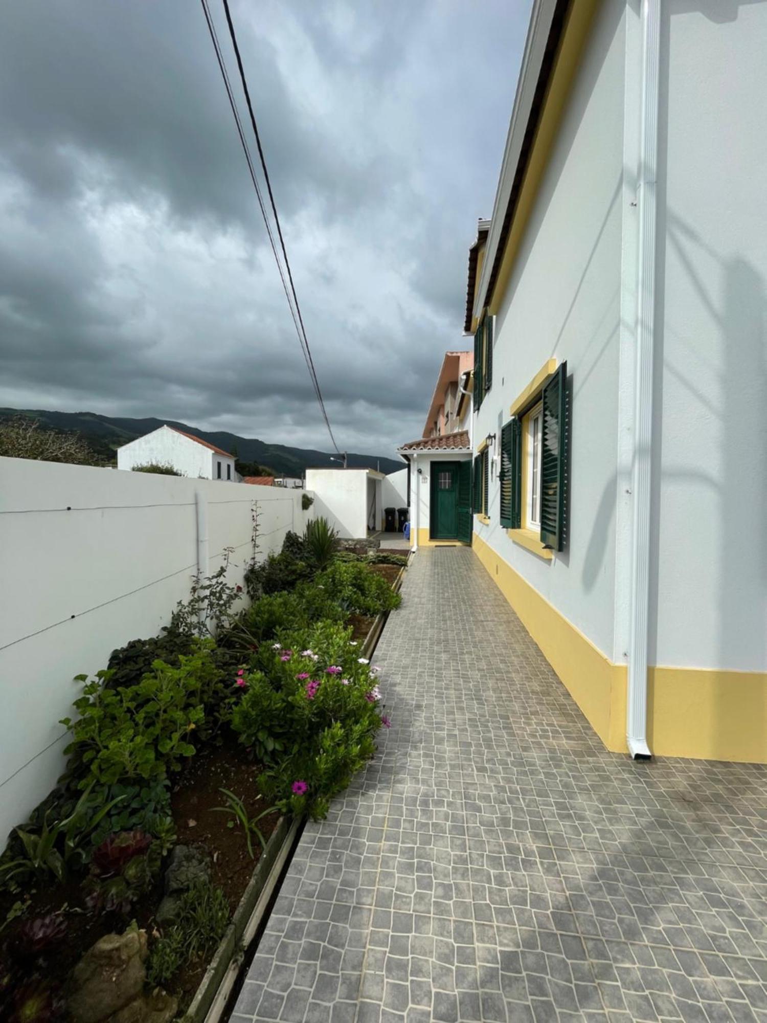 Em Casa Da Avó Inês